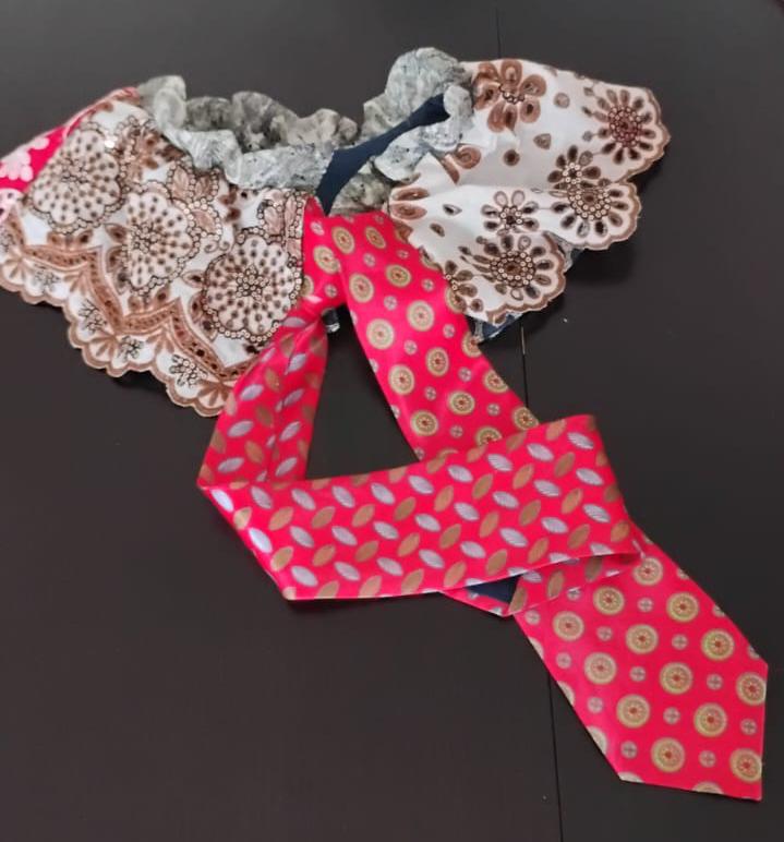 Lace collar