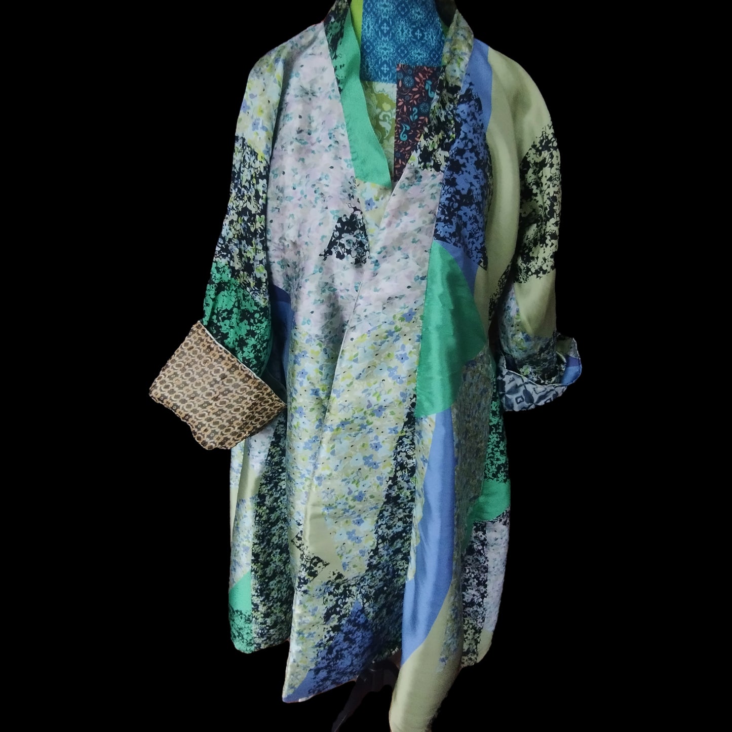 avantgard bell long kimono