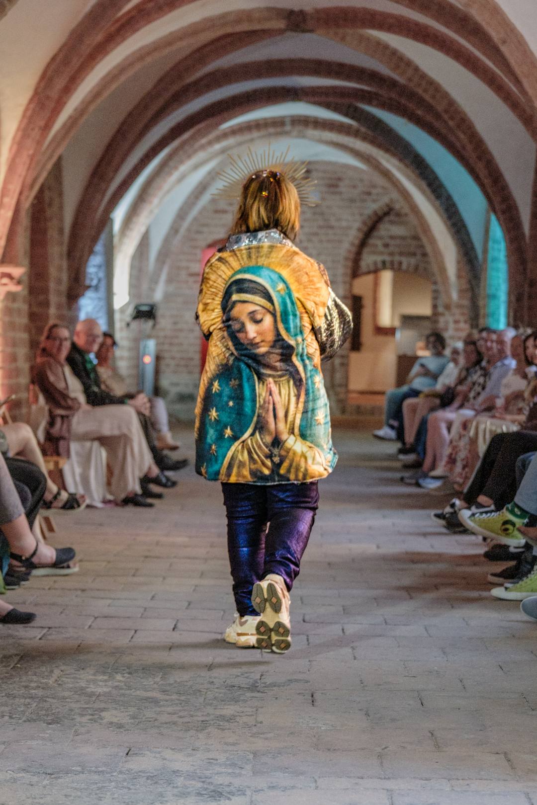 Madonna today holy unicum 4 - PAULINA'S FRIENDS