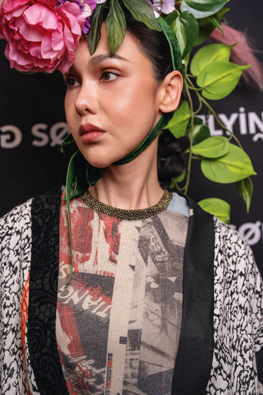 Short metallic sweater