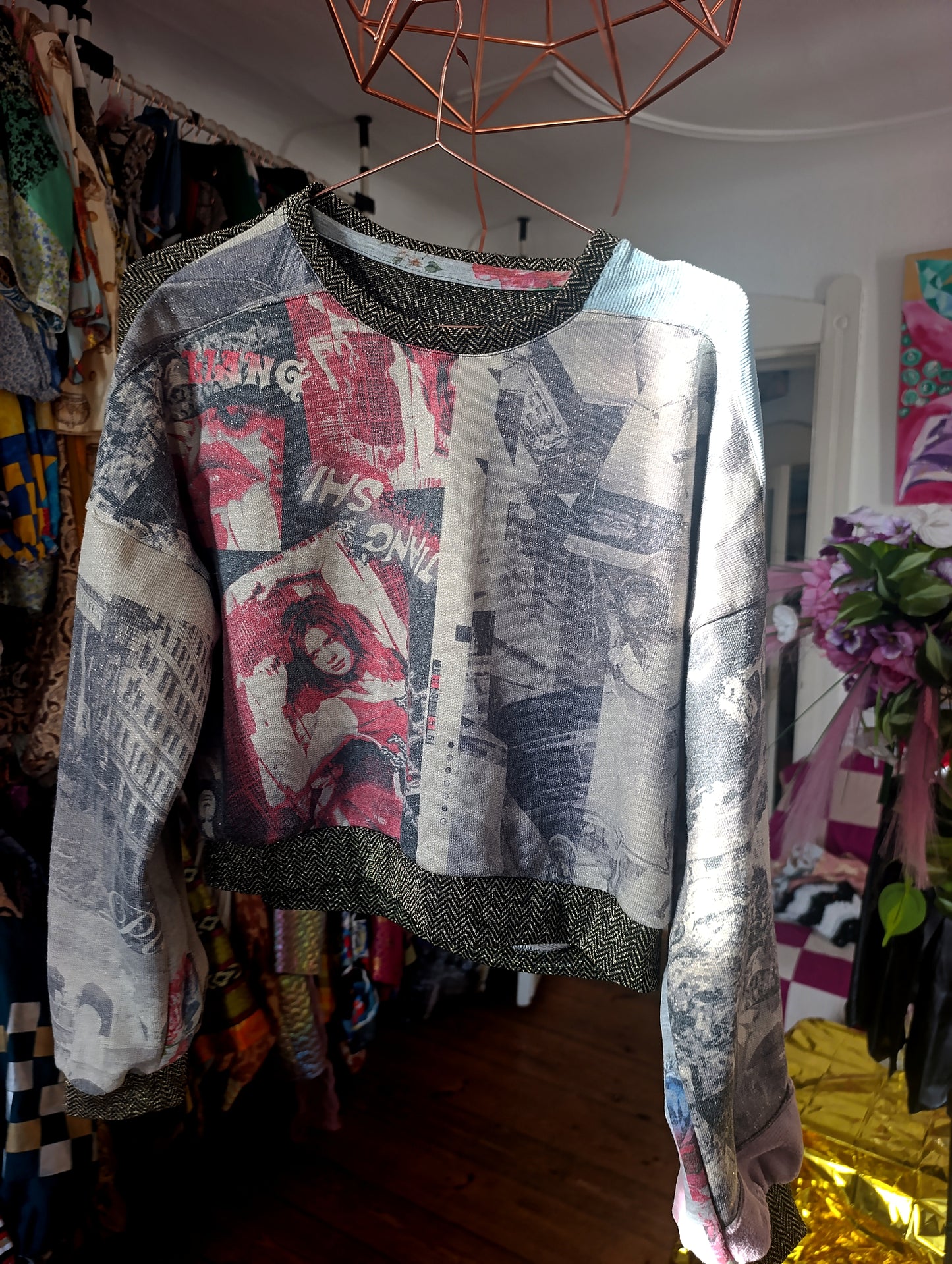 Short metallic sweater