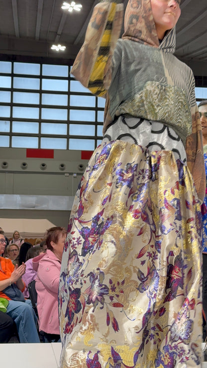 Flamboyant brocade long skirt