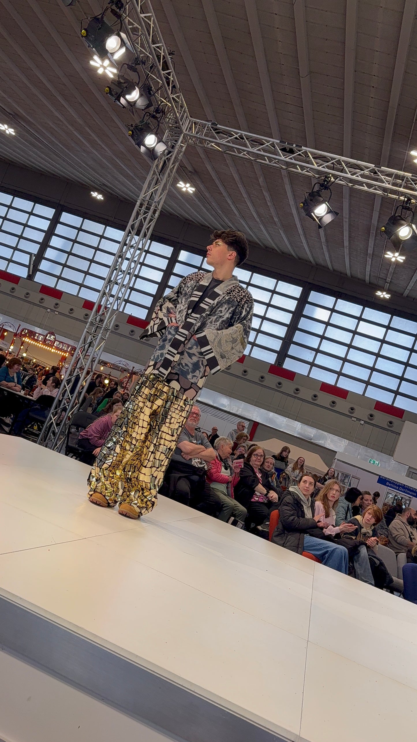 Golden suit Milano