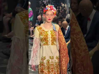 Folklore dress with lace sleeves