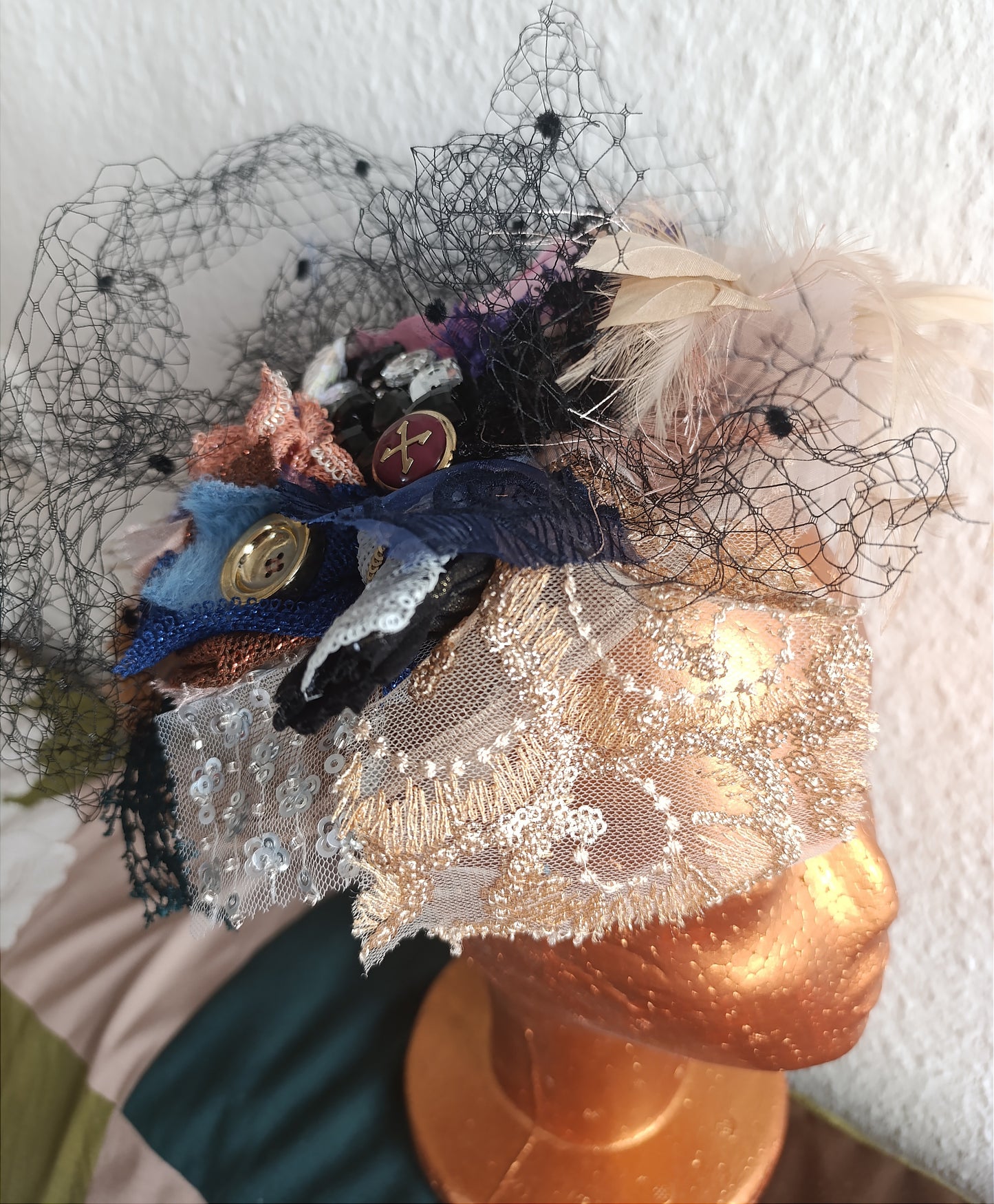 Horse racing avantgarde hat